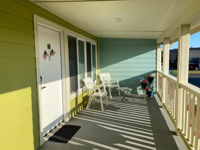 Ocean Shores Resort (Adults Only) Екстер'єр фото