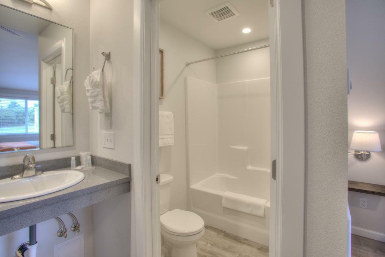 Ocean Shores Resort (Adults Only) Екстер'єр фото