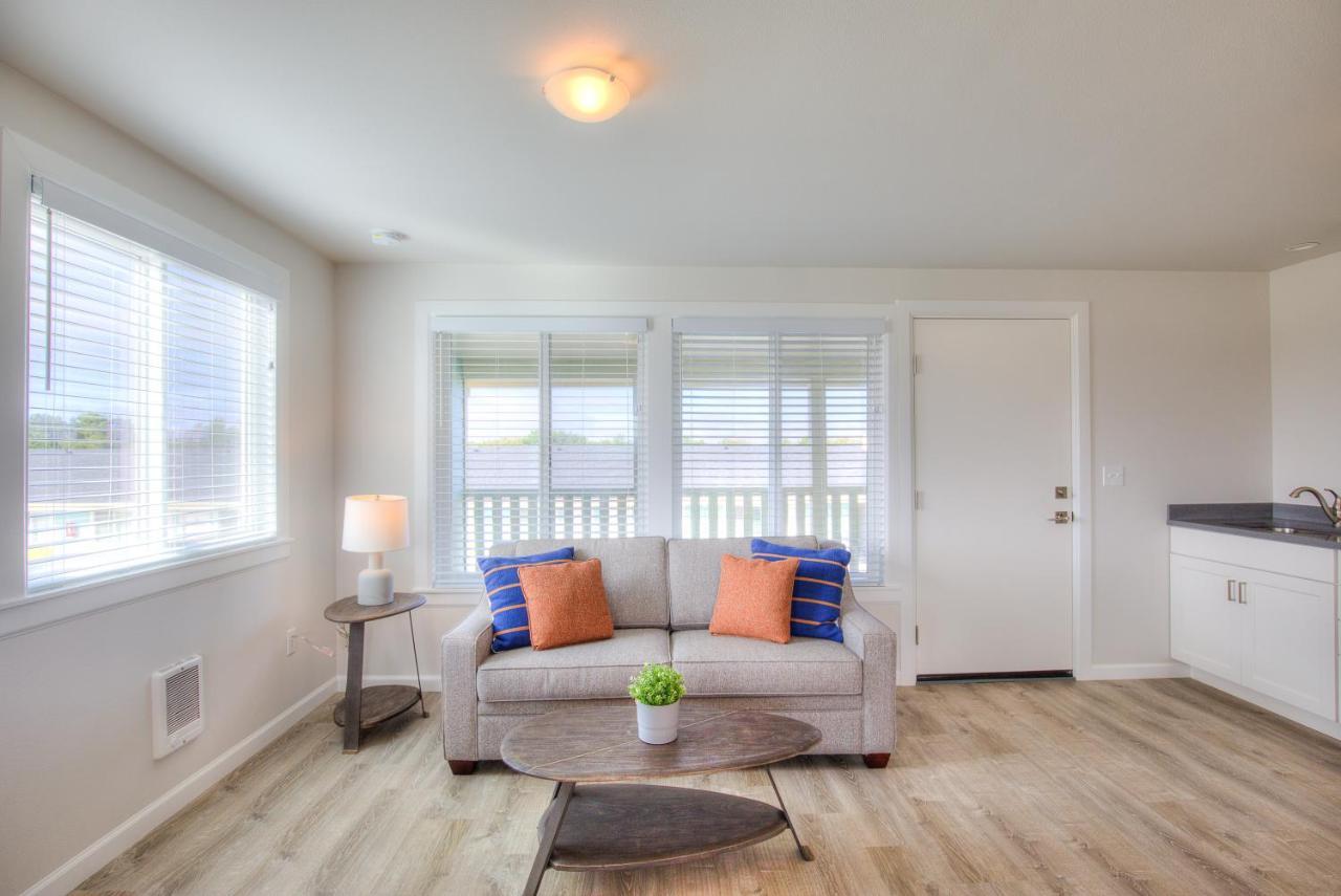 Ocean Shores Resort (Adults Only) Екстер'єр фото