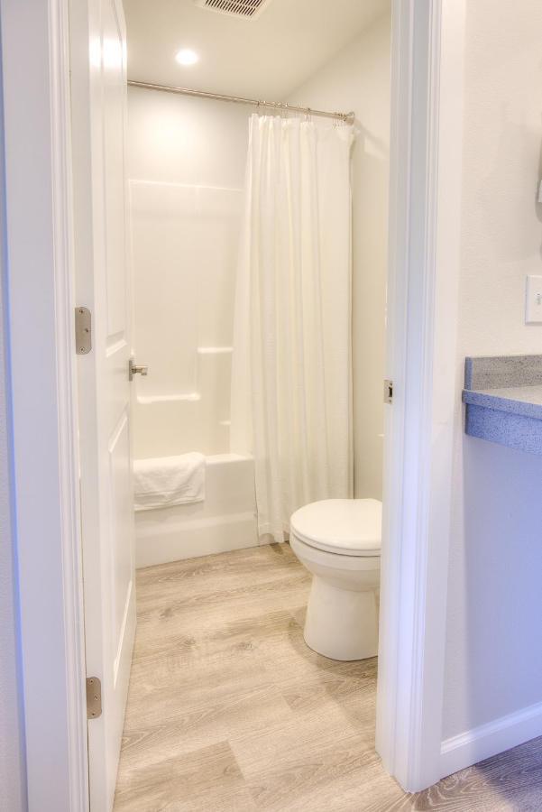 Ocean Shores Resort (Adults Only) Екстер'єр фото